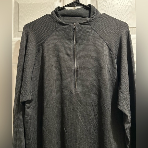 lululemon athletica Men's vent tech Half-Zip Pullover in Charcoal Black - Picture 7 of 7